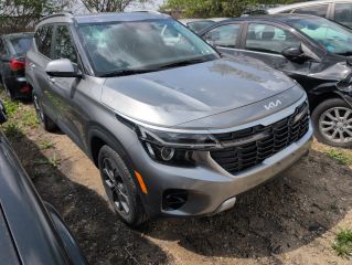 2024 Kia Seltos S - Exterior Front Right Corner Image